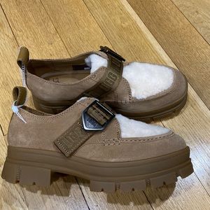 NWT Ugg Womens Ashton Suede Chestnut casual Classic  outdoor shoes